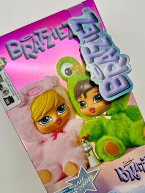 Bratz Bratziez Iconz Series Plush Blind Box with Charm Clip and Accessory SEALED